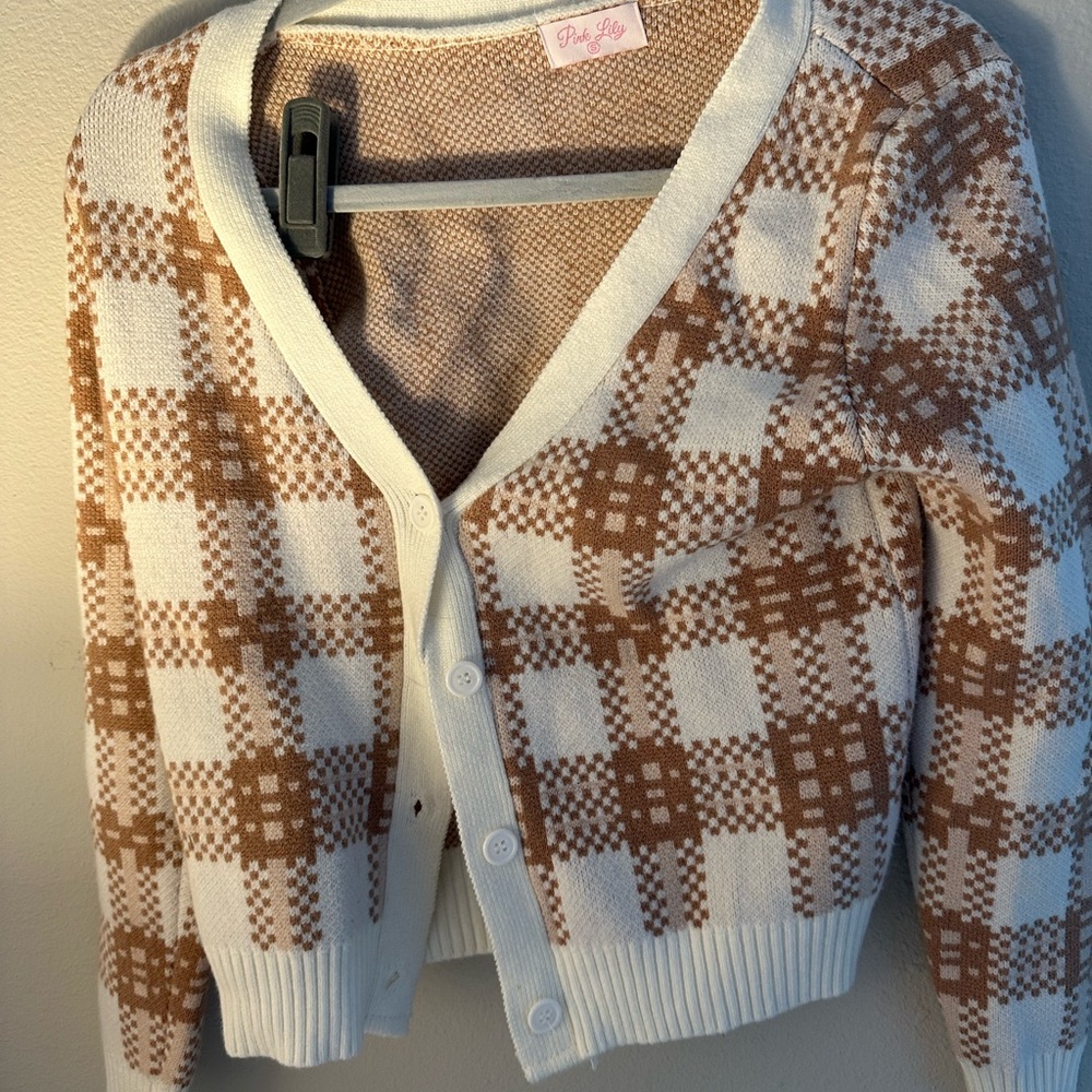 Pink Lilly Beige sweater